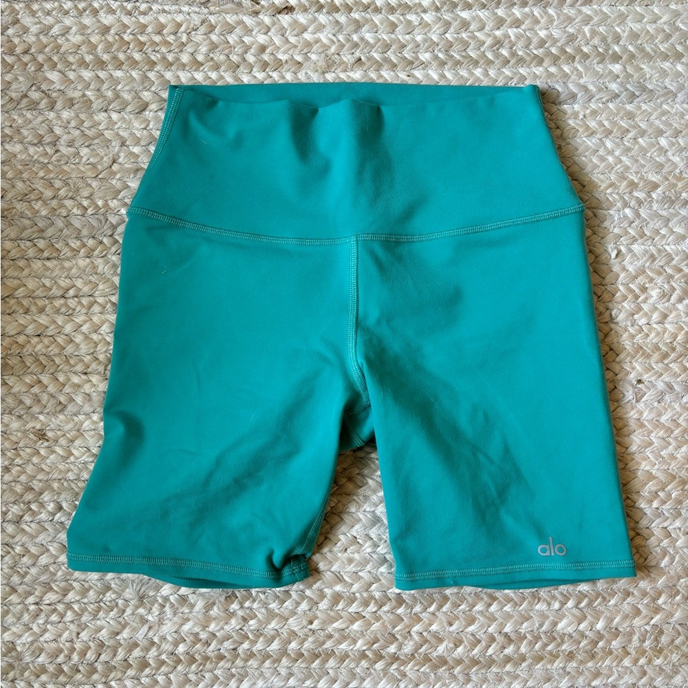 ALO Yoga Green Bike Shorts High Waist Performance